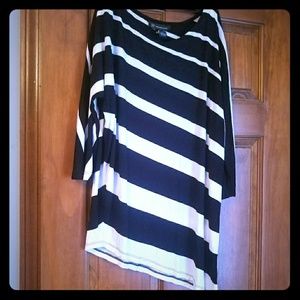 ♡4 for 20♡INC asymmetrical bottom shirt